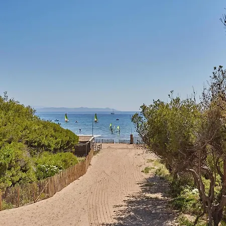 Newly Built Near The Apartment Hyeres